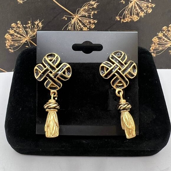 MFA Museum of Fine Arts Chinoiserie Knot Tassel CLIP Earrings - Picture 1 of 5